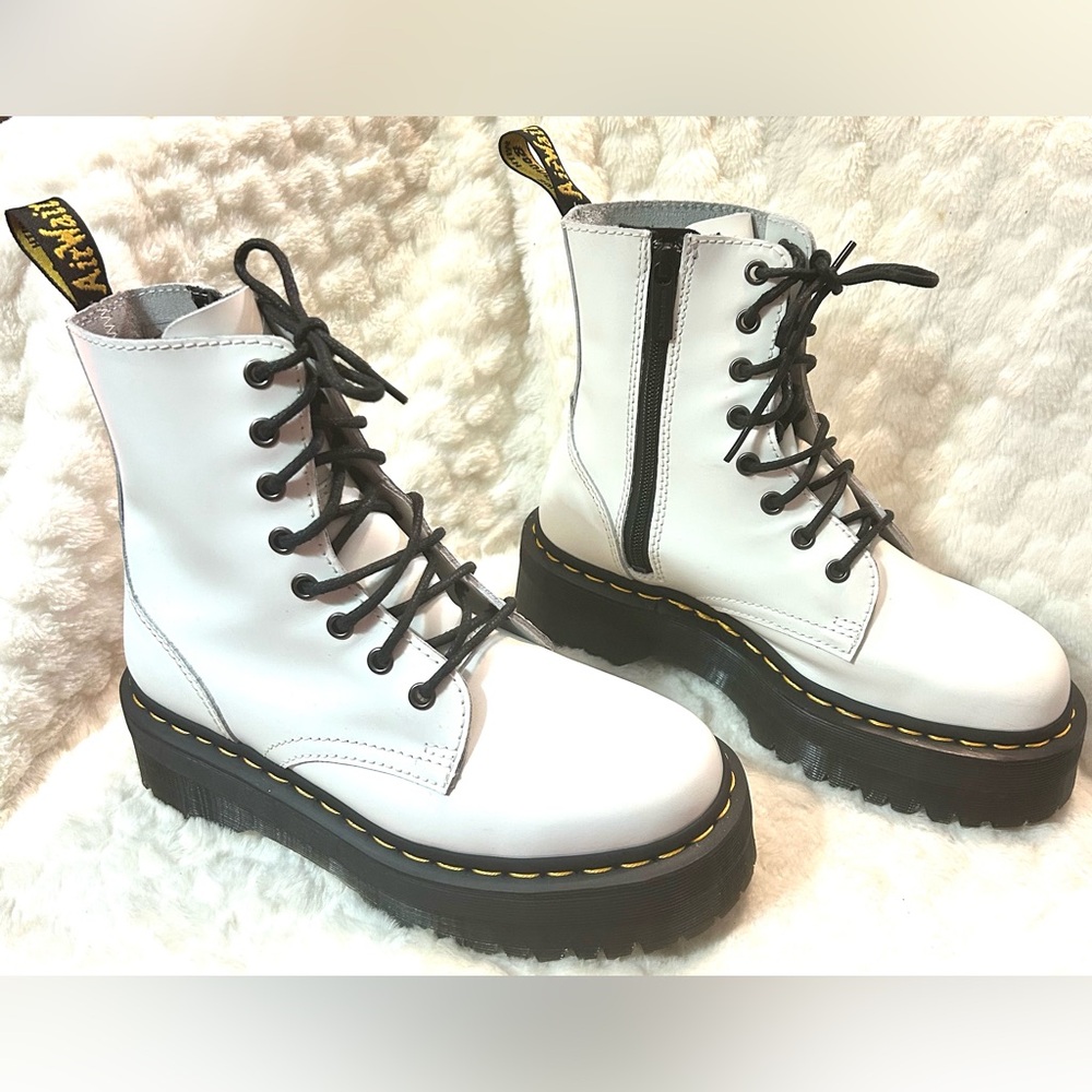 NEW Dr. Martens Jadon White Platform boots women’s size 7/ men’s size 6